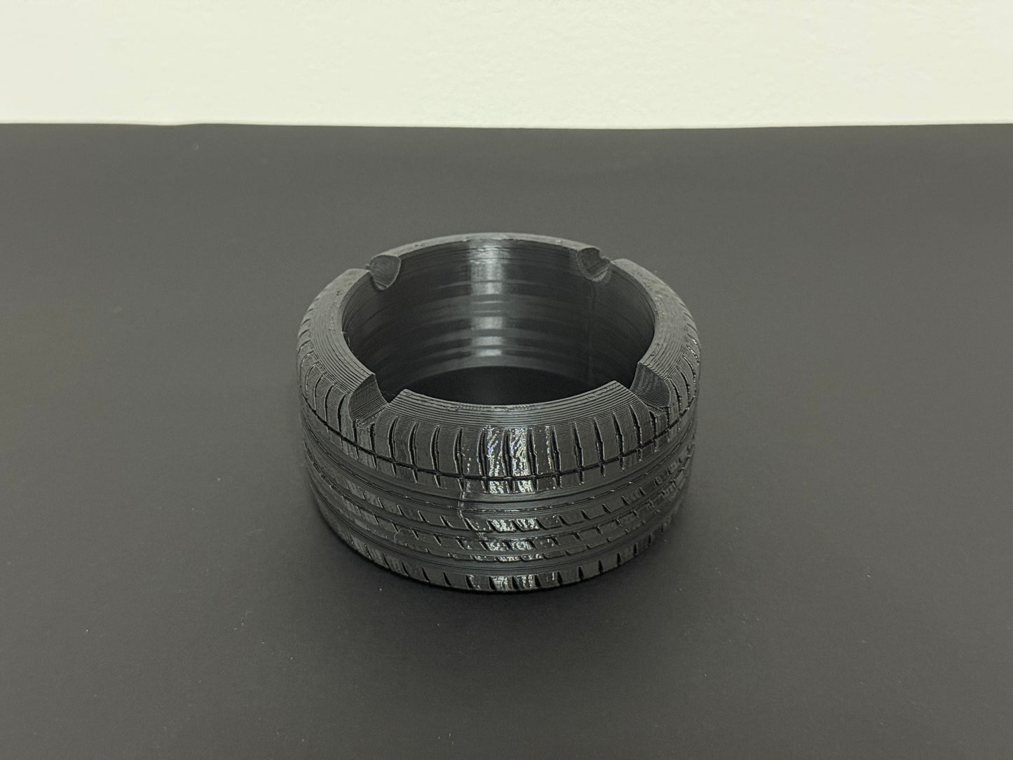 Pneu cinzeiro - Pixel and Wire